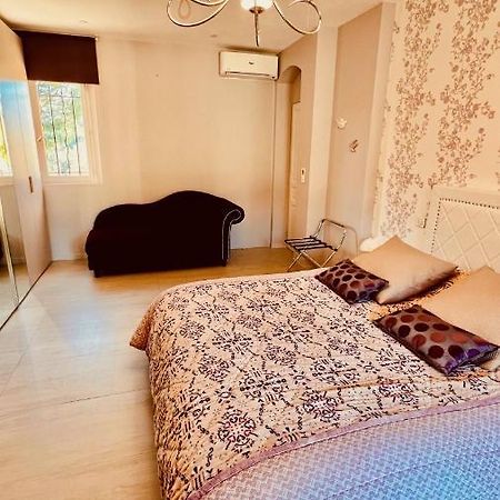 Domaine Les Cigales Bed and Breakfast Mouans-Sartoux Exteriör bild