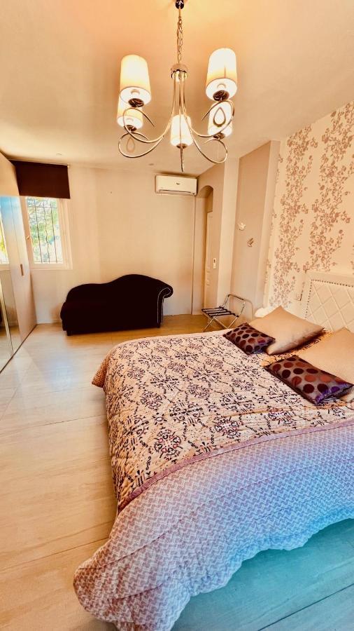 Domaine Les Cigales Bed and Breakfast Mouans-Sartoux Exteriör bild
