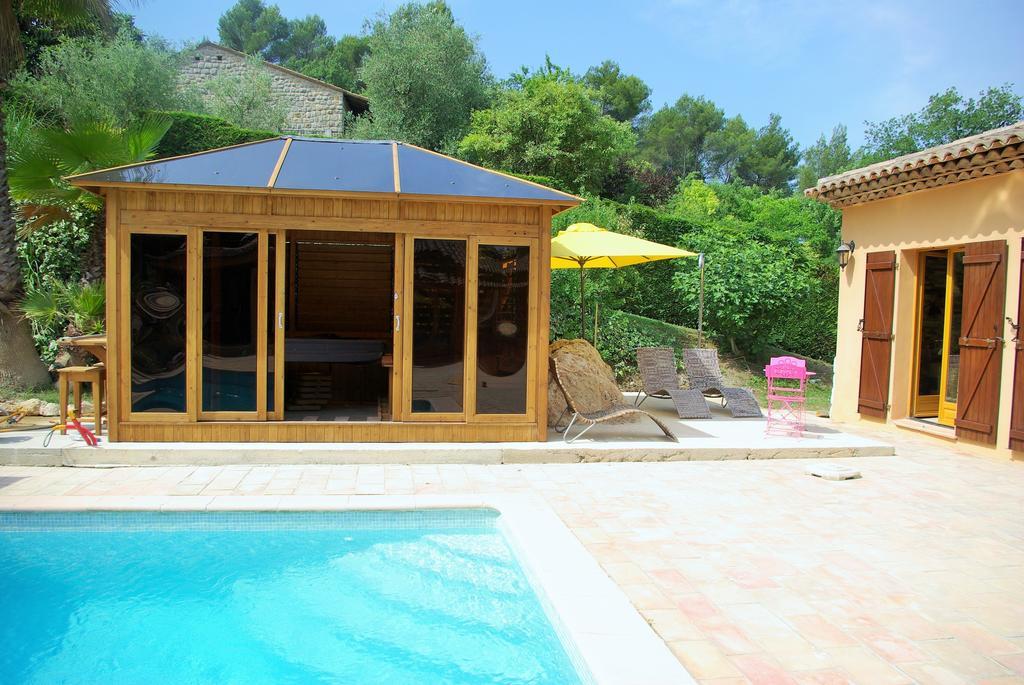 Domaine Les Cigales Bed and Breakfast Mouans-Sartoux Rum bild